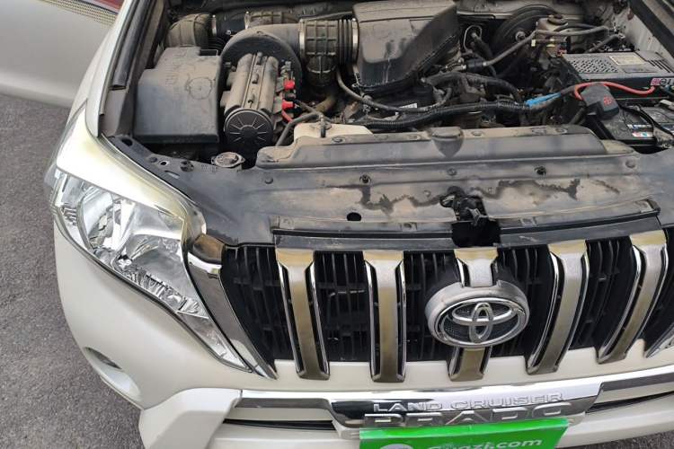 Used Toyota Prado 2015 2.7L TXL Middle East Version Engine Bay Right