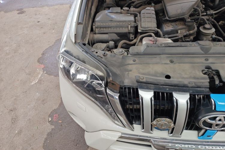 Used Toyota Prado  Engine Bay Right