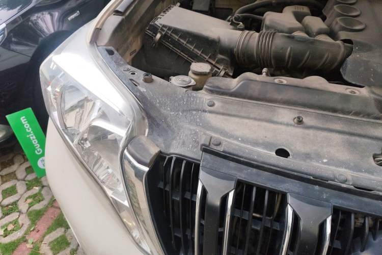 Used Toyota Prado 2015 4000 Middle East Edition Engine Bay Right