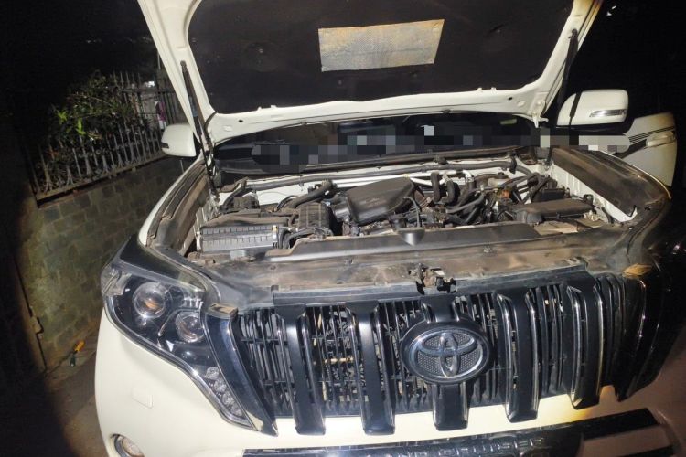 Used Toyota Prado 2015 2.7L TXL Middle East Version Engine Bay Right