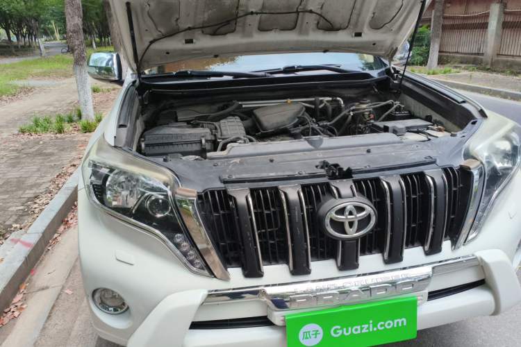 Used Toyota Prado 2015 2.7L 4x4 Gasoline Version 7 Seats U.S. Specification Engine Bay Right