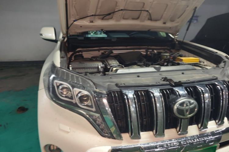 Used Toyota Prado 2015 2.7L Automatic Luxury Edition Engine Bay Right