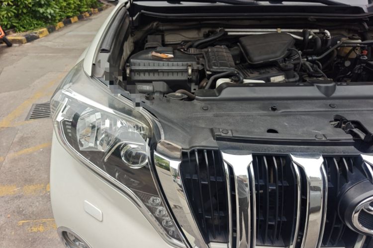 Used Toyota Prado 2015 2.7L TXL Middle East Version Engine Bay Right