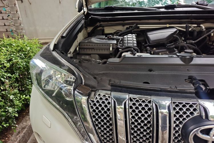 Used Toyota Prado  Engine Bay Right