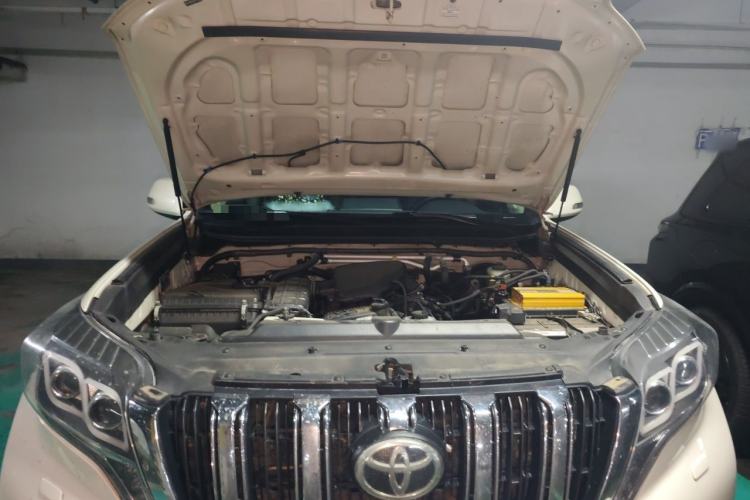 Used Toyota Prado 2015 2.7L Automatic Luxury Edition Engine Bay