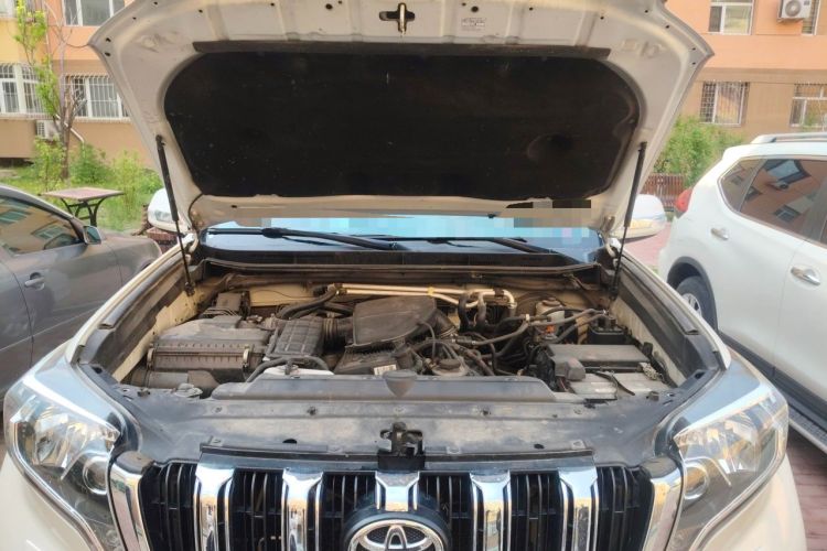 Used Toyota Prado  Engine Bay