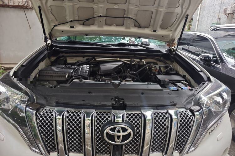 Used Toyota Prado  Engine Bay