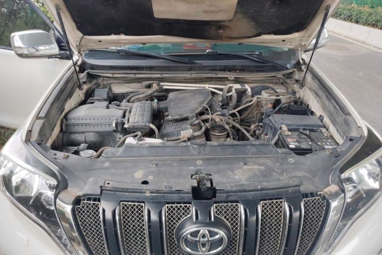 Used Toyota Prado  Engine Bay