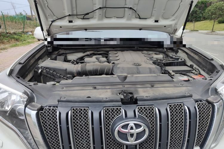 Used Toyota Prado  Engine Bay