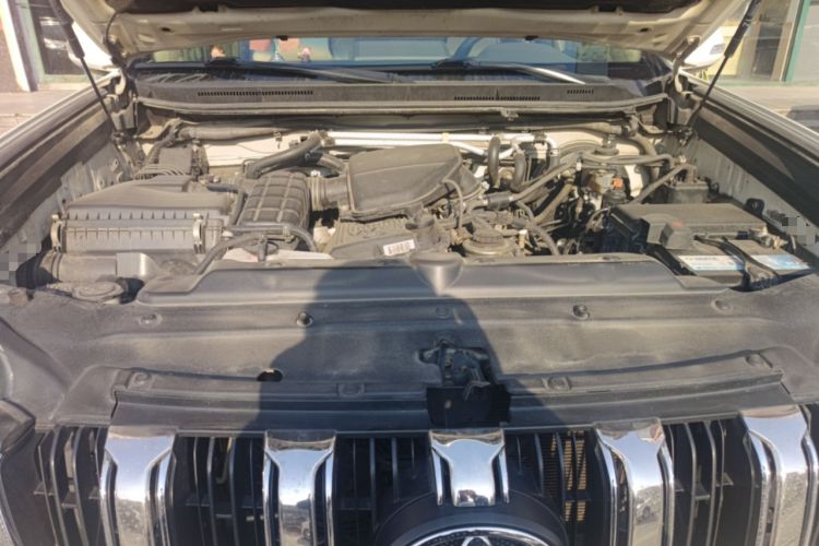 Used Toyota Prado  Engine Bay