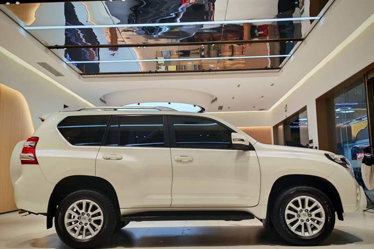 Used Toyota Prado 2015 2.7L TXL Middle East Version Exterior 6
