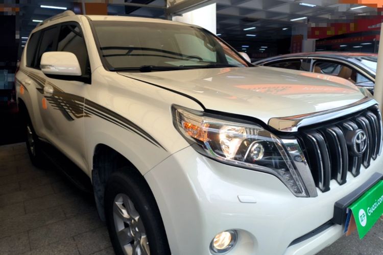 Used Toyota Prado 2015 2.7L Automatic Luxury Edition Front Right 45 Deg