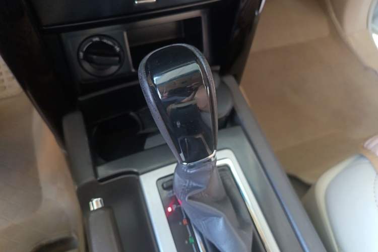 Used Toyota Prado 2015 2.7L TXL Middle East Version Gear Lever