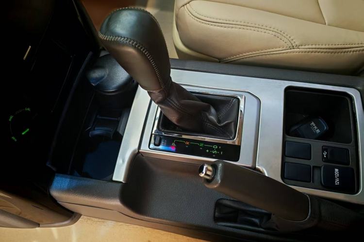 Used Toyota Prado 2015 2.7L TXL Middle East Version Gear Lever