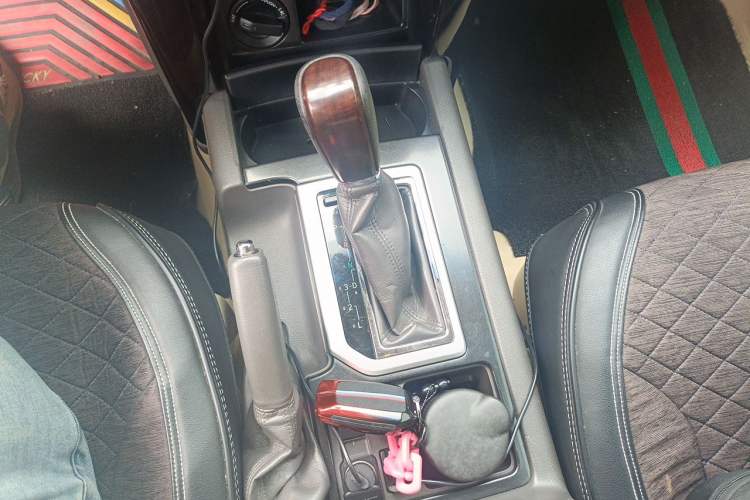 Used Toyota Prado 2015 2.7L Automatic Standard Edition Gear Lever