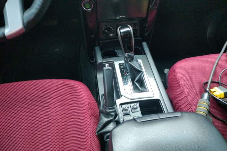 Used Toyota Prado 2015 2.7L Automatic Standard Edition Gear Lever