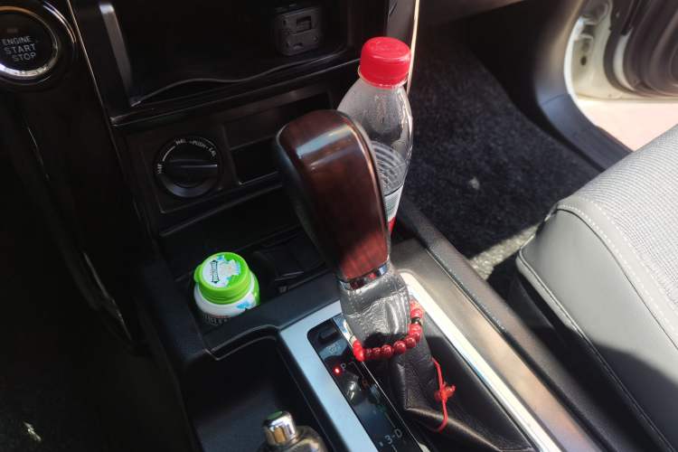 Used Toyota Prado 2015 2.7L Automatic Standard Edition Gear Lever