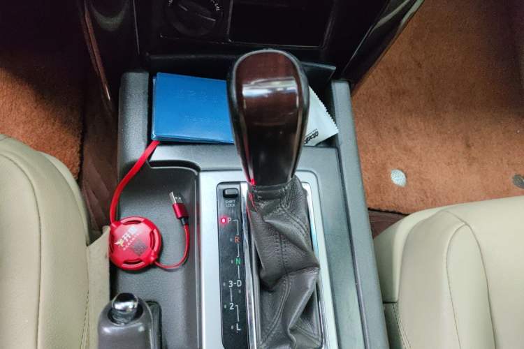 Used Toyota Prado 2015 2.7L Automatic Standard Edition Gear Lever