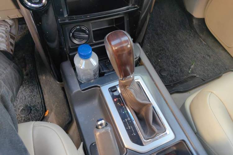 Used Toyota Prado 2015 2.7L Automatic Standard Edition Gear Lever