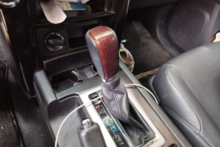 Used Toyota Prado 2015 2.7L Automatic Standard Edition Gear Lever