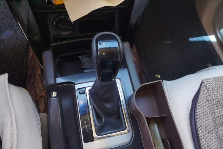 Used Toyota Prado 2015 2.7L TXL Middle East Version Gear Lever