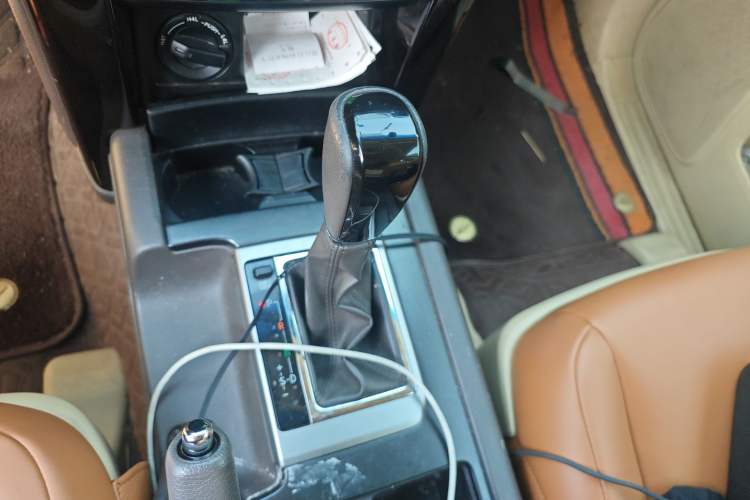 Used Toyota Prado 2015 2.7L Automatic Luxury Edition Gear Lever