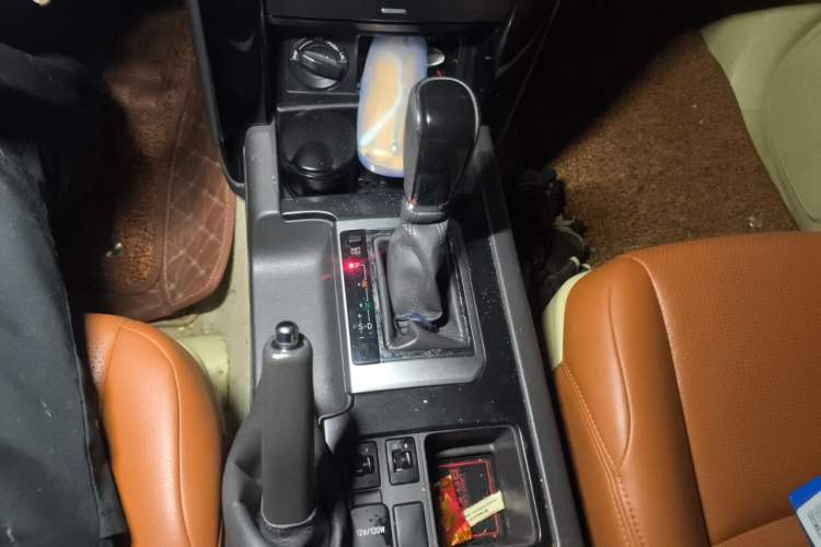 Used Toyota Prado 2015 2.7L Parallel Import Gear Lever