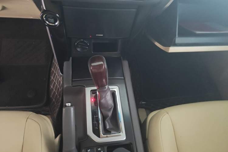 Used Toyota Prado 2015 2.7L Automatic Luxury Edition Gear Lever