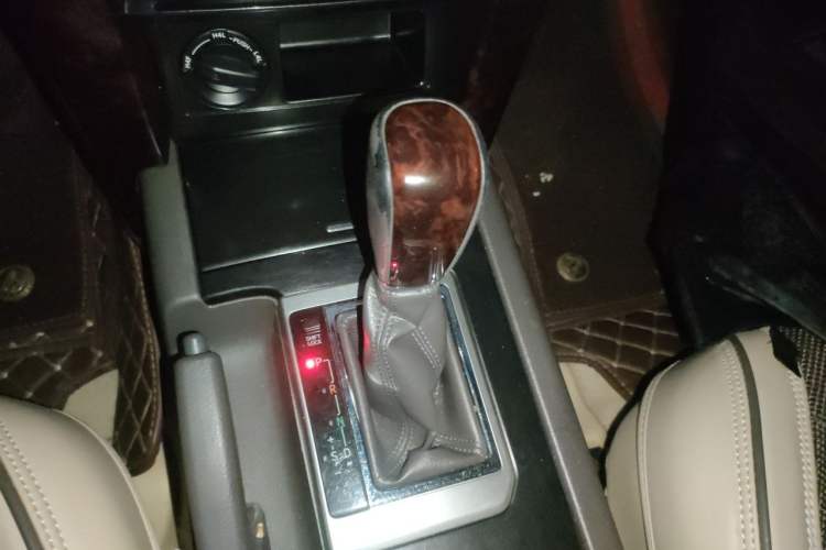 Used Toyota Prado 2015 2.7L Parallel Import Gear Lever