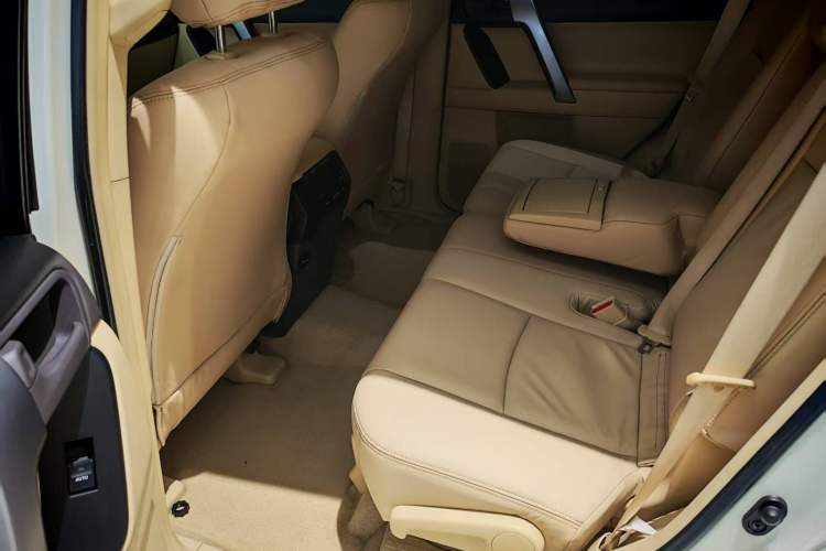 Used Toyota Prado 2015 2.7L TXL Middle East Version Interior 1