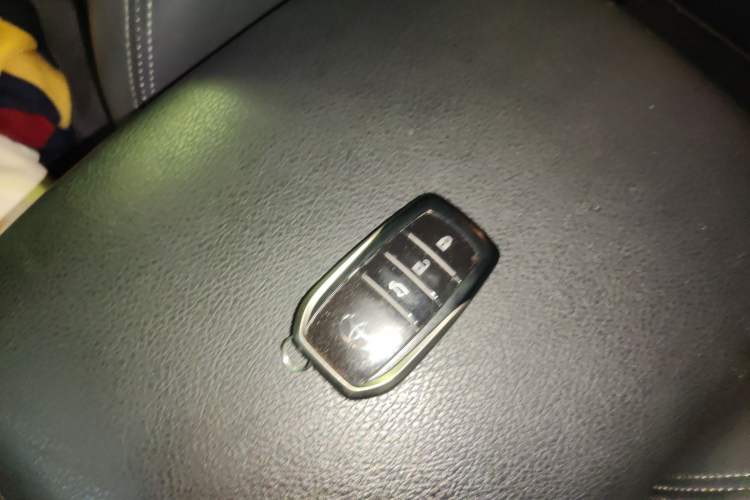 Used Toyota Prado 2015 2.7L Automatic Standard Edition Interior 1