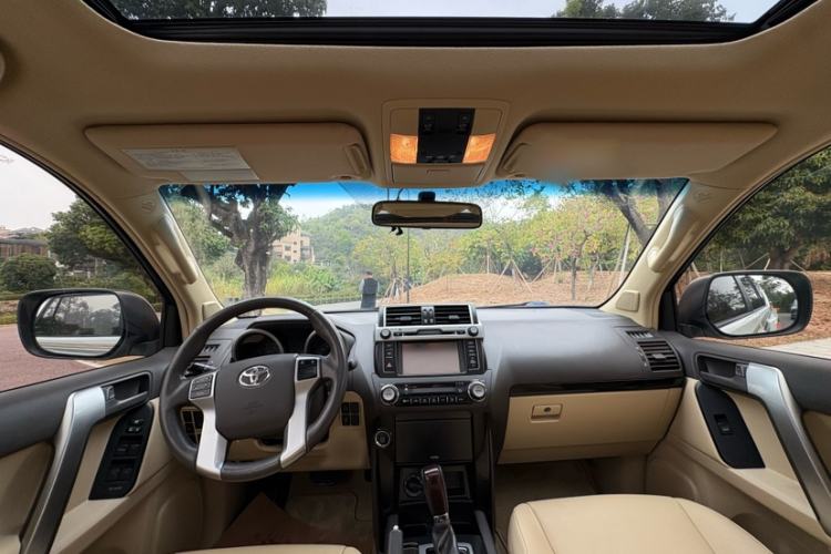 Used Toyota Prado 2015 2.7L Automatic Luxury Edition Interior 2
