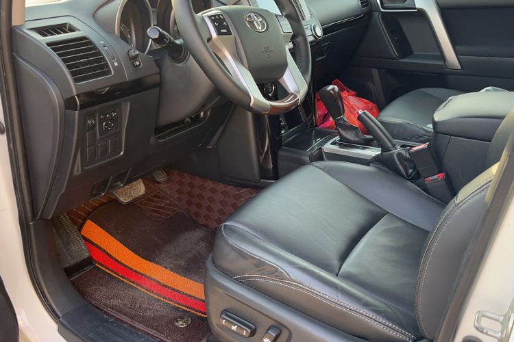 Used Toyota Prado 2015 2.7L Automatic Standard Edition Interior 2