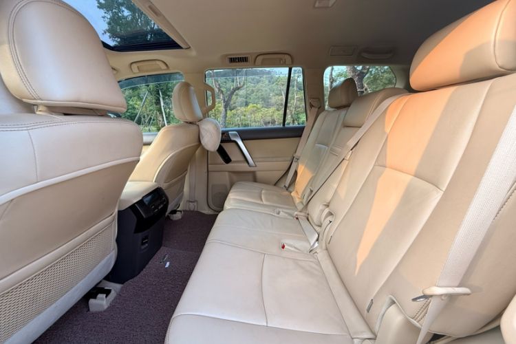 Used Toyota Prado 2015 2.7L Automatic Luxury Edition Interior 2