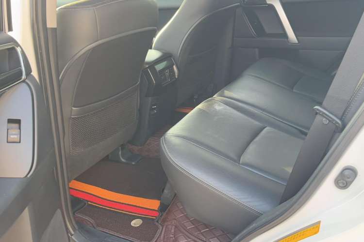 Used Toyota Prado 2015 2.7L Automatic Standard Edition Interior 3