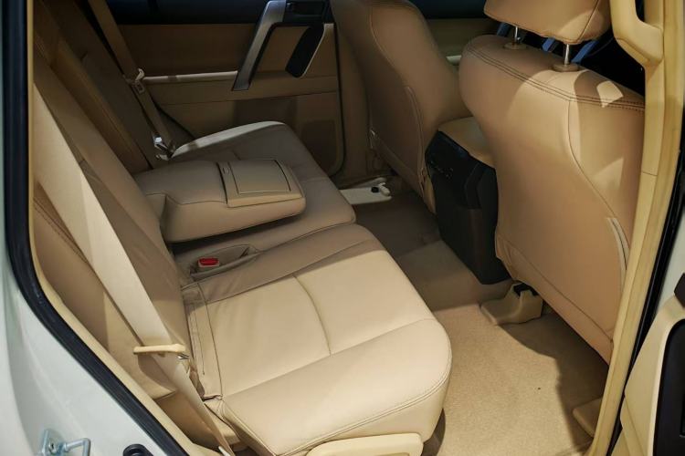 Used Toyota Prado 2015 2.7L TXL Middle East Version Interior 3