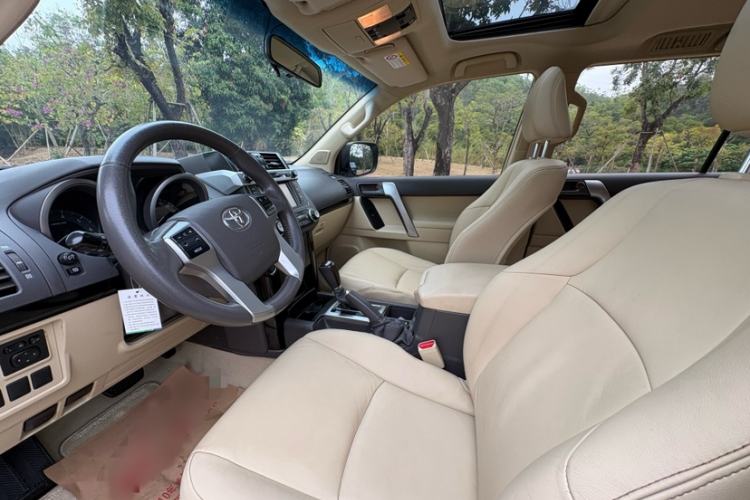 Used Toyota Prado 2015 2.7L Automatic Luxury Edition Interior 4