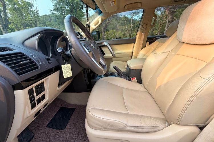 Used Toyota Prado 2015 2.7L Automatic Luxury Edition Left Front Seat