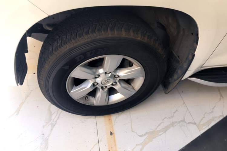 Used Toyota Prado 2015 2.7L Automatic Luxury Edition Left Front Wheel Hub
