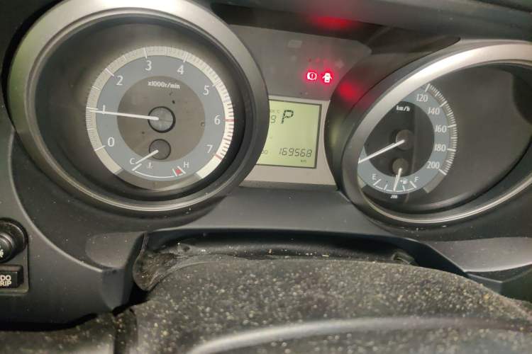 Used Toyota Prado 2015 2.7L Automatic Standard Edition Odometer Close Up