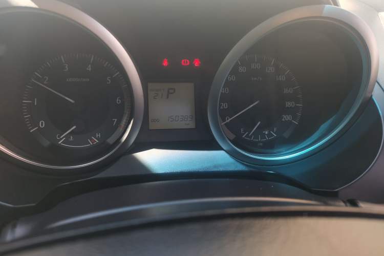 Used Toyota Prado 2015 2.7L Automatic Standard Edition Odometer Close Up
