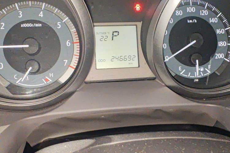 Used Toyota Prado 2015 2.7L Automatic Luxury Edition Odometer Close Up
