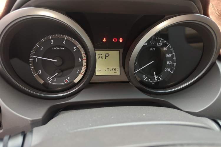 Used Toyota Prado 2015 2.7L TXL Middle East Version Odometer Close Up