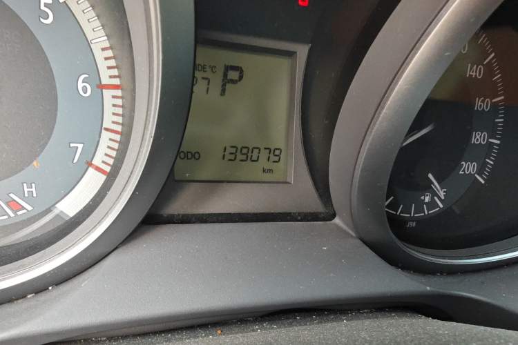 Used Toyota Prado 2015 2.7L Automatic Luxury Edition Odometer Close Up