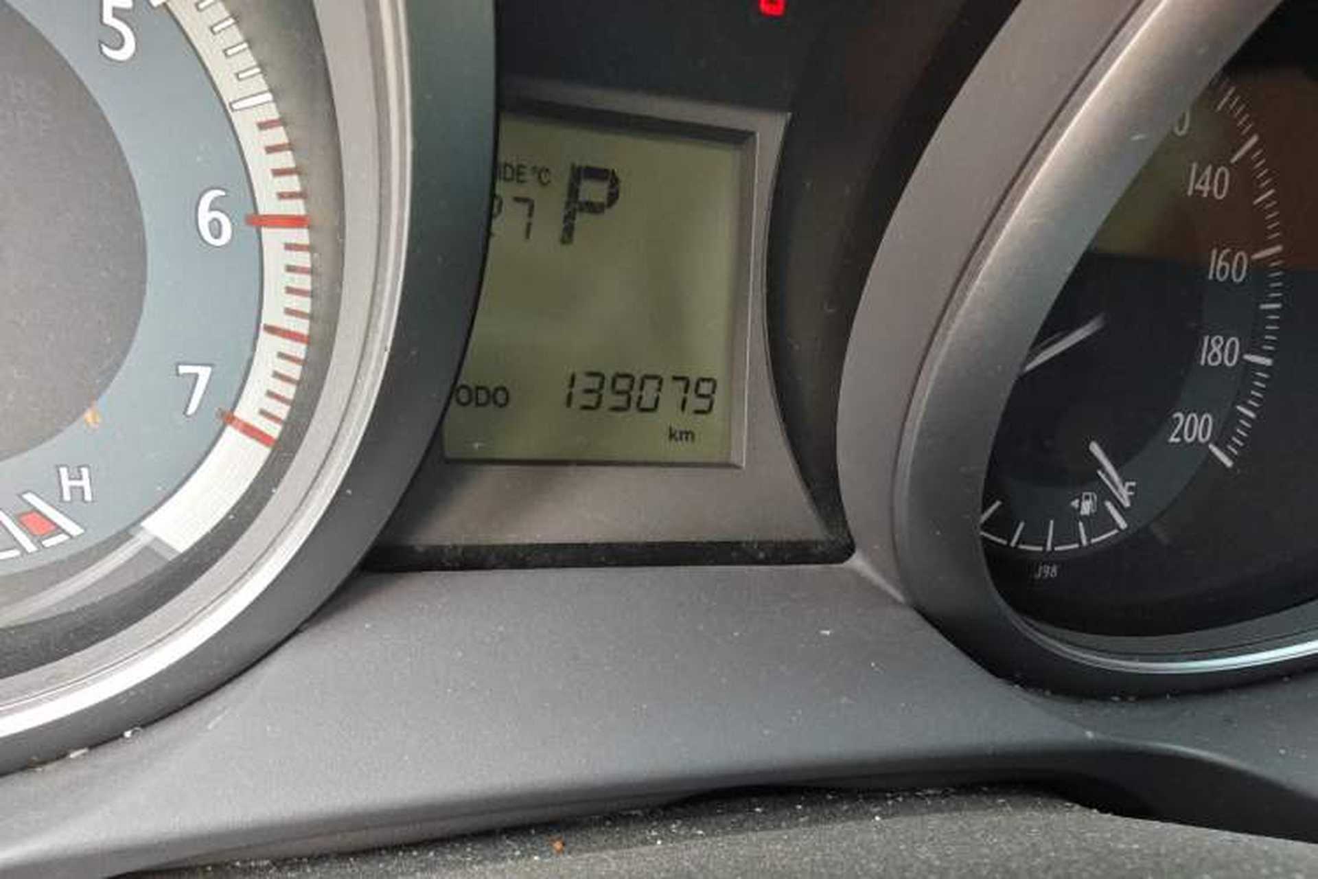 Used Toyota Prado 2015 2.7L Automatic Luxury Edition Odometer Close Up