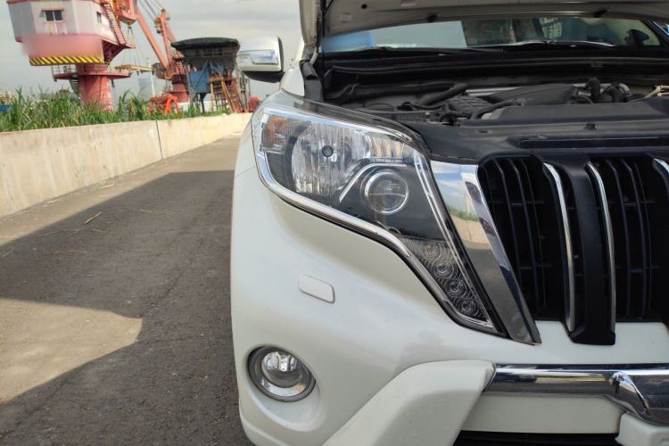 Used Toyota Prado  Right Front Headlight