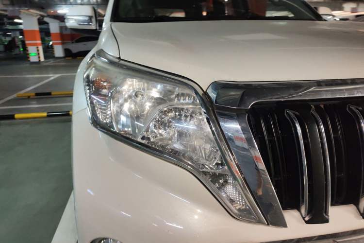 Used Toyota Prado 2015 2.7L Automatic Standard Edition Right Front Headlight