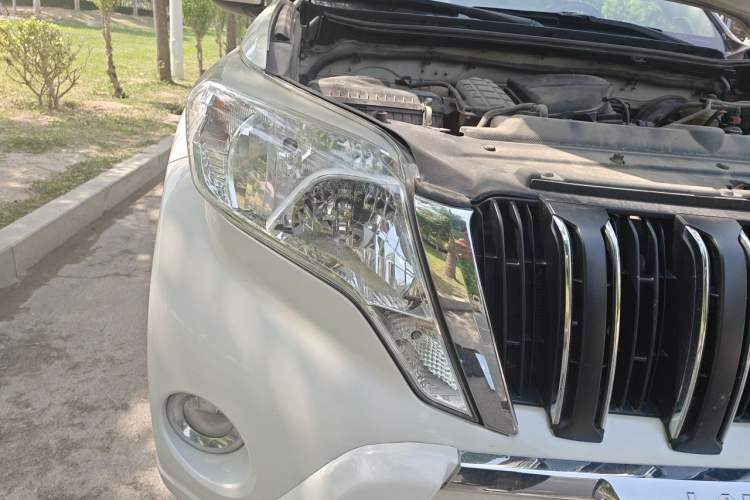 Used Toyota Prado 2015 2.7L Automatic Standard Edition Right Front Headlight
