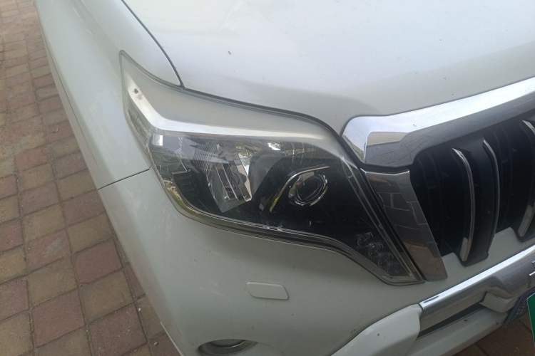 Used Toyota Prado  Right Front Headlight