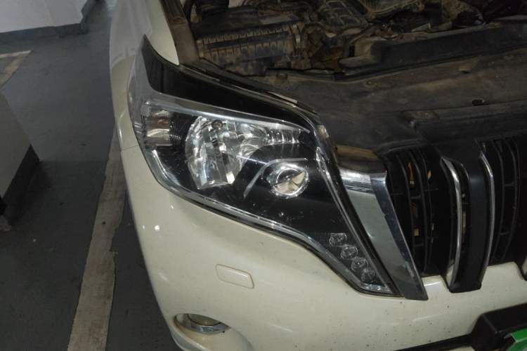 Used Toyota Prado  Right Front Headlight